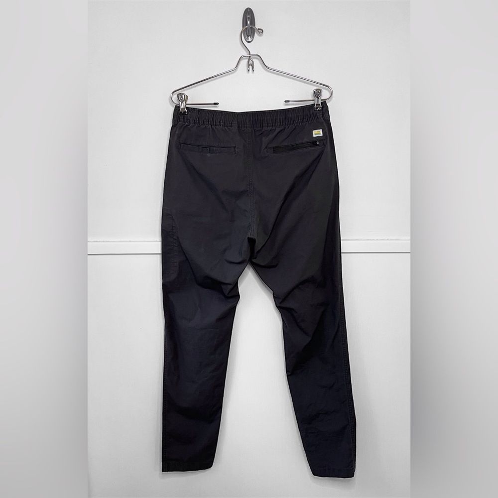 Vuori Men's Ripstop Drawstring Climber Pants in Charcoal - Picture 9 of 12